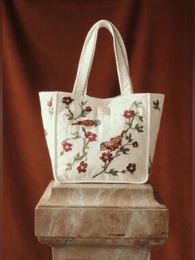 NWT EMBROIDERED TOTE BAG - SÉZANE
X BAZISZT